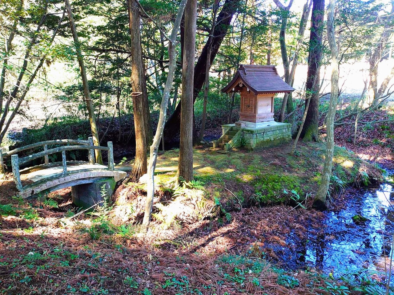 清戸の泉_泉と祠