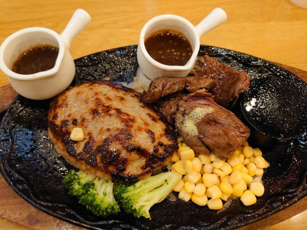 けん_ステーキとハンバーグ