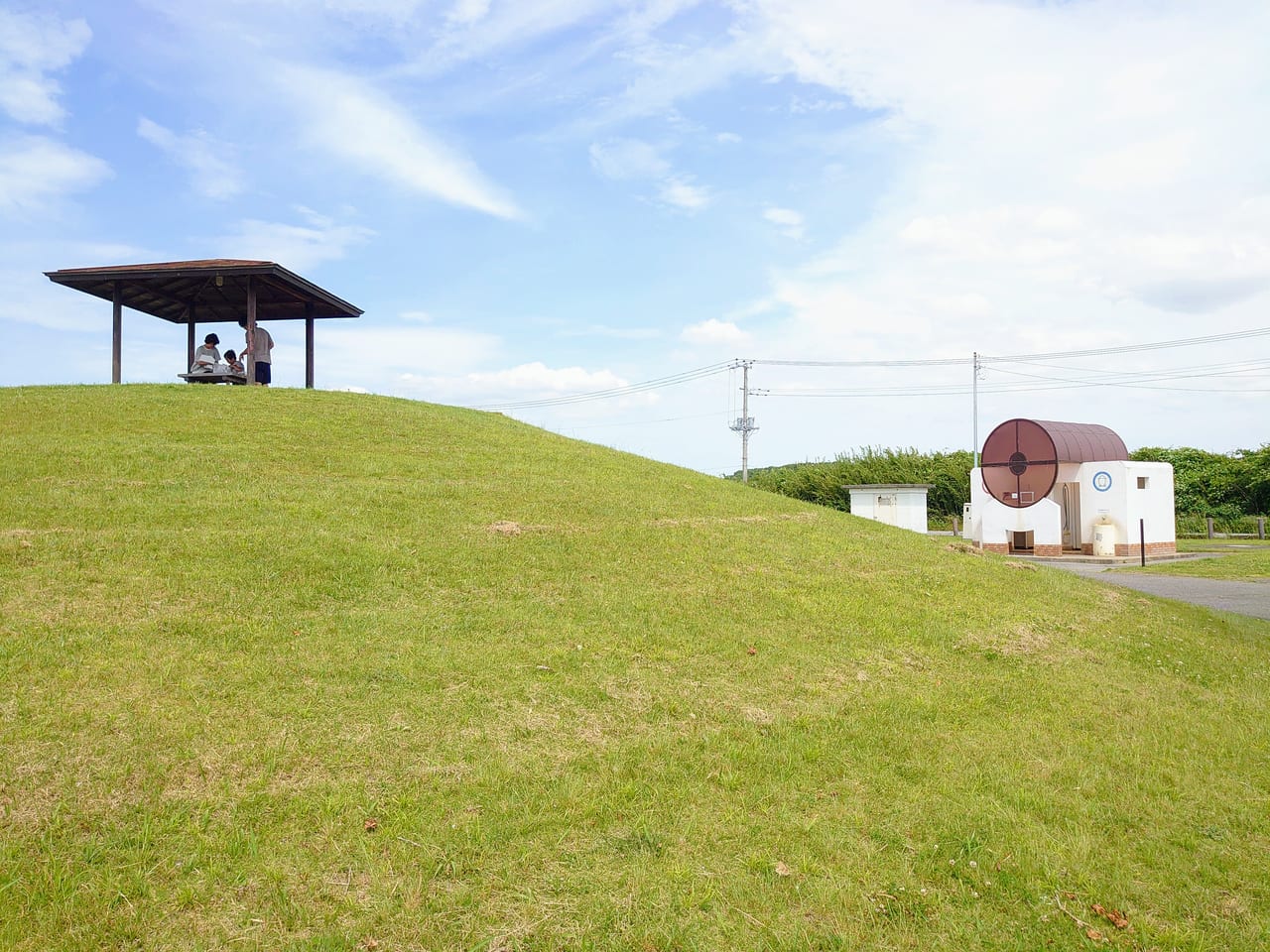 双子公園_四阿とトイレ