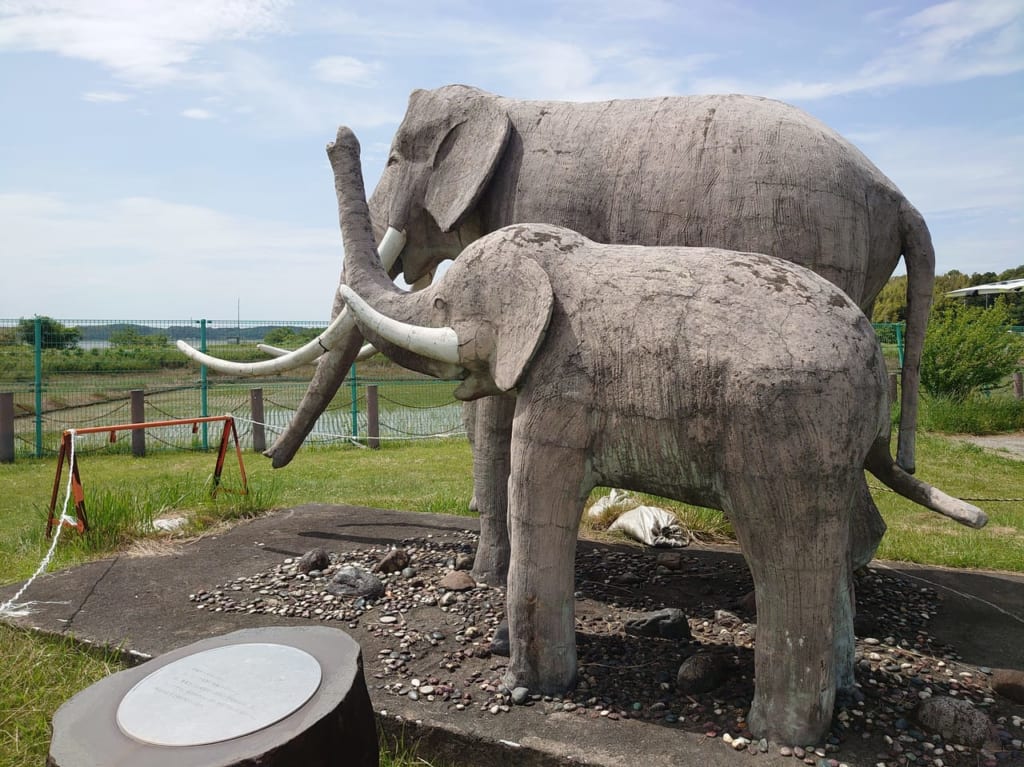 双子公園_ナウマン象の親子像