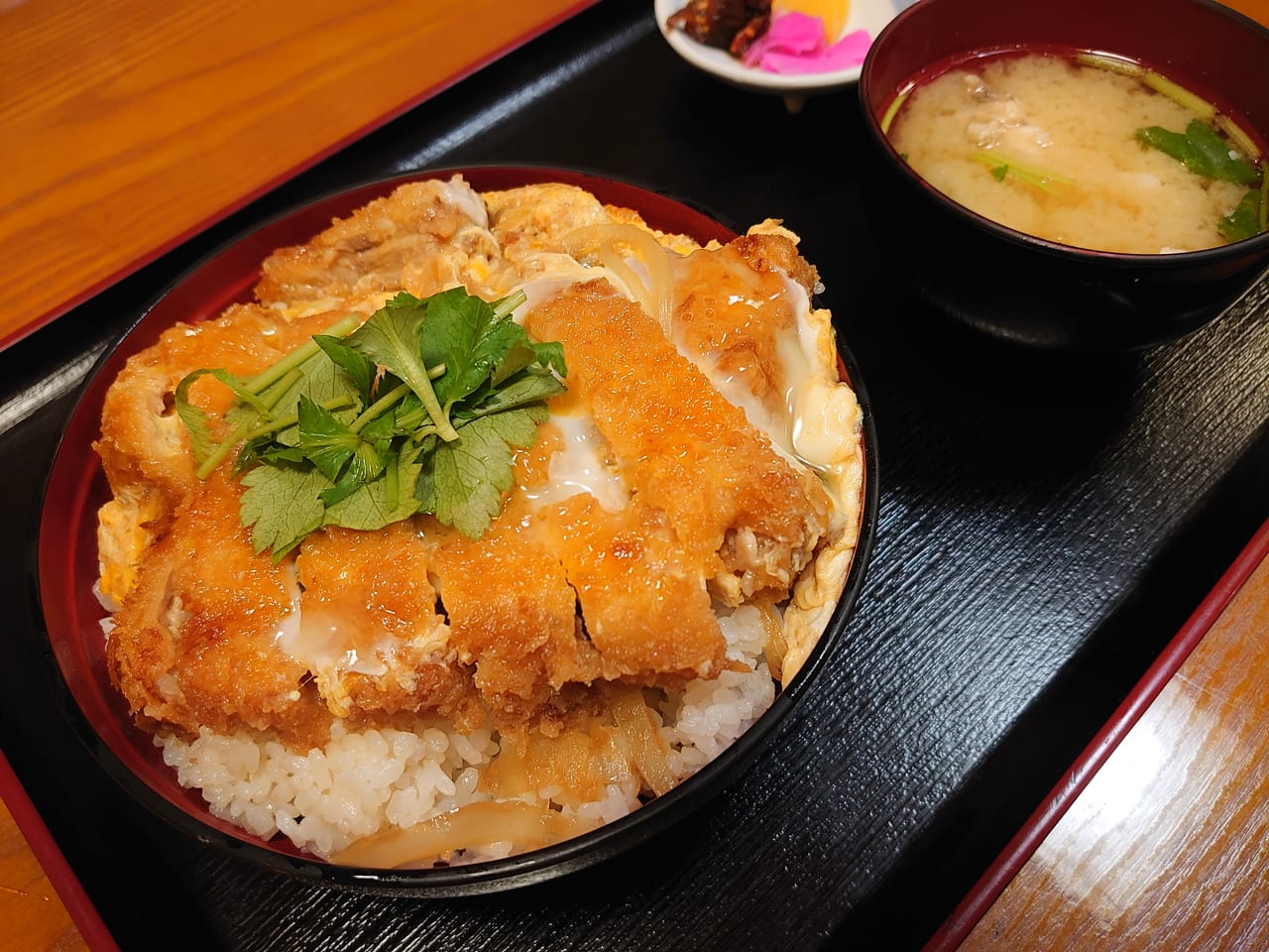 小山_かつ丼