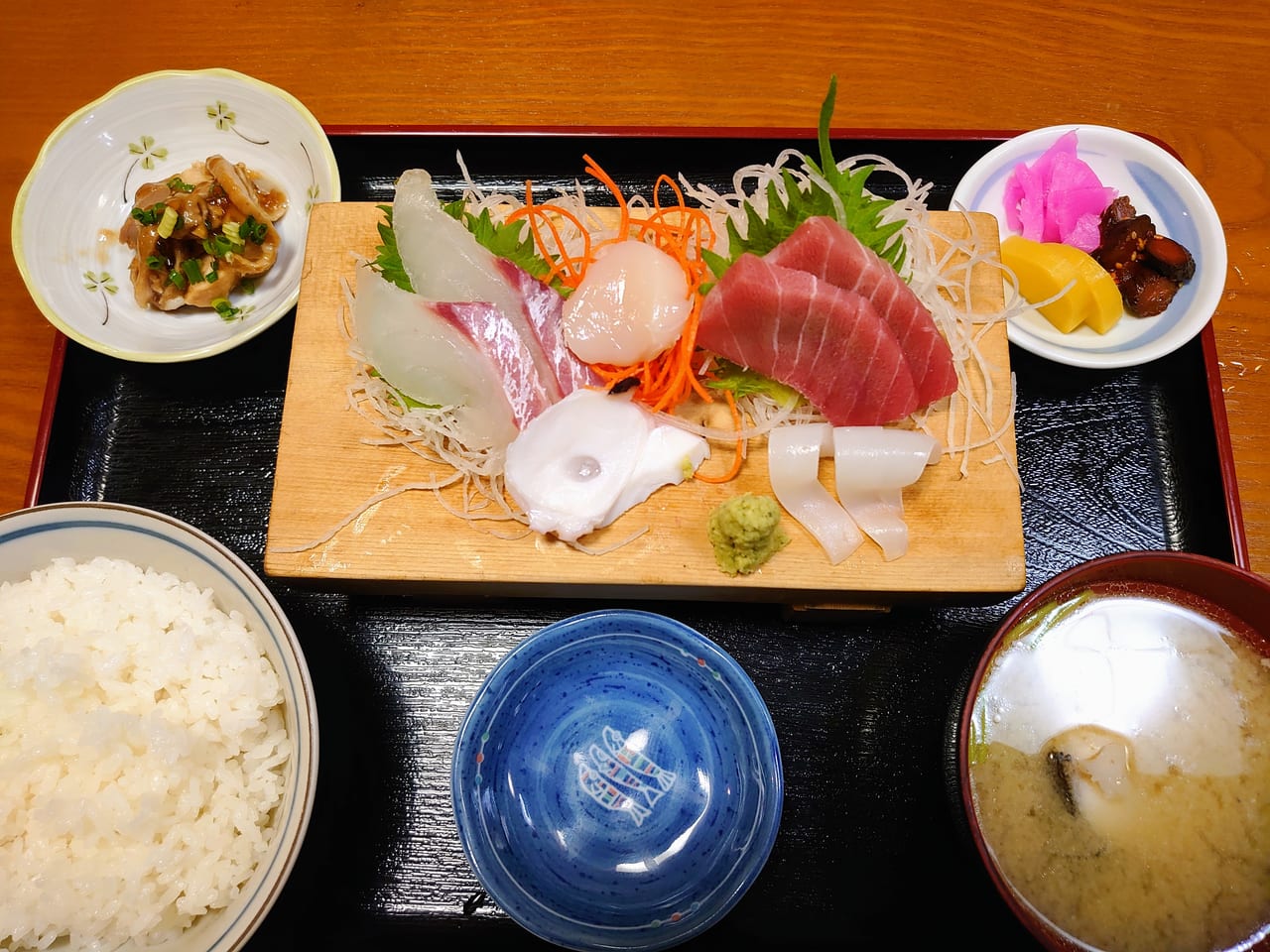 小山_刺身定食