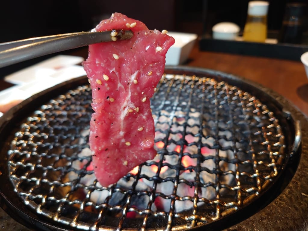 泰平門_国産牛ロース焼く