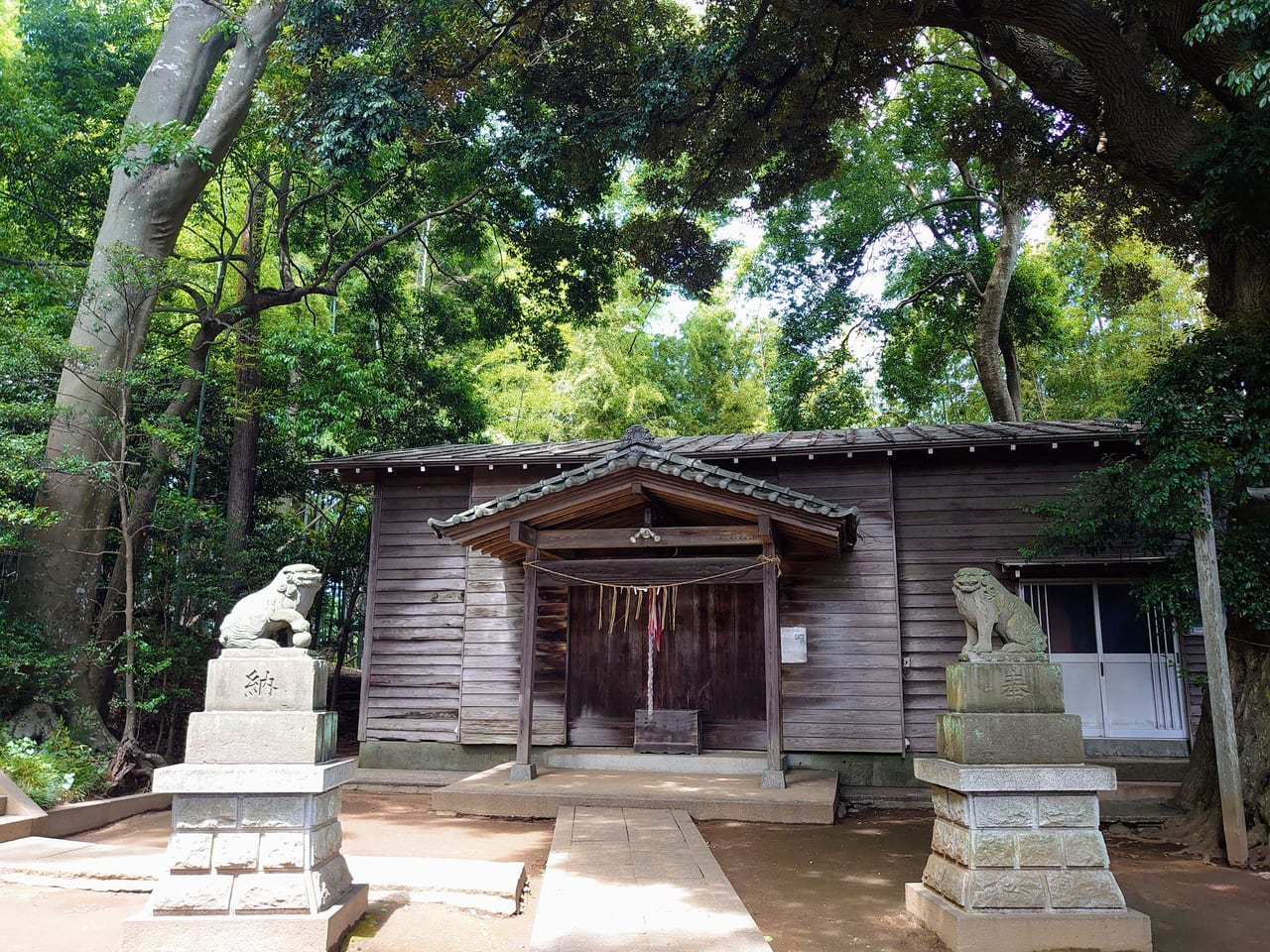 みたらしの池_鳥見神社拝殿