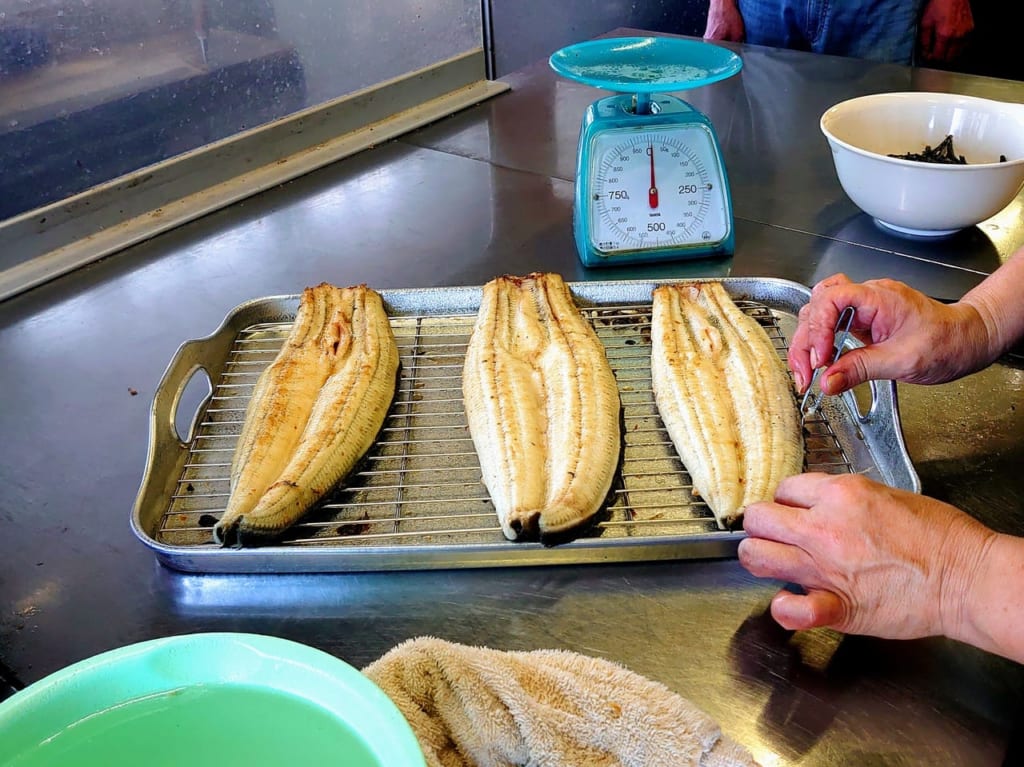白藤養魚_小骨取り