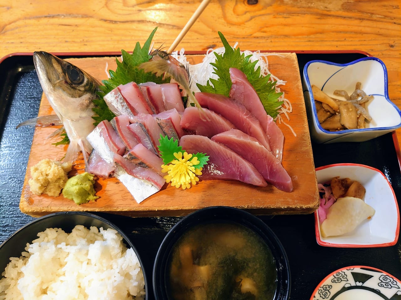 まるみや_鯵と鰹の刺身定食