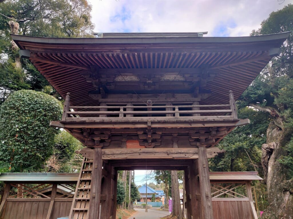 東祥寺_山門内側