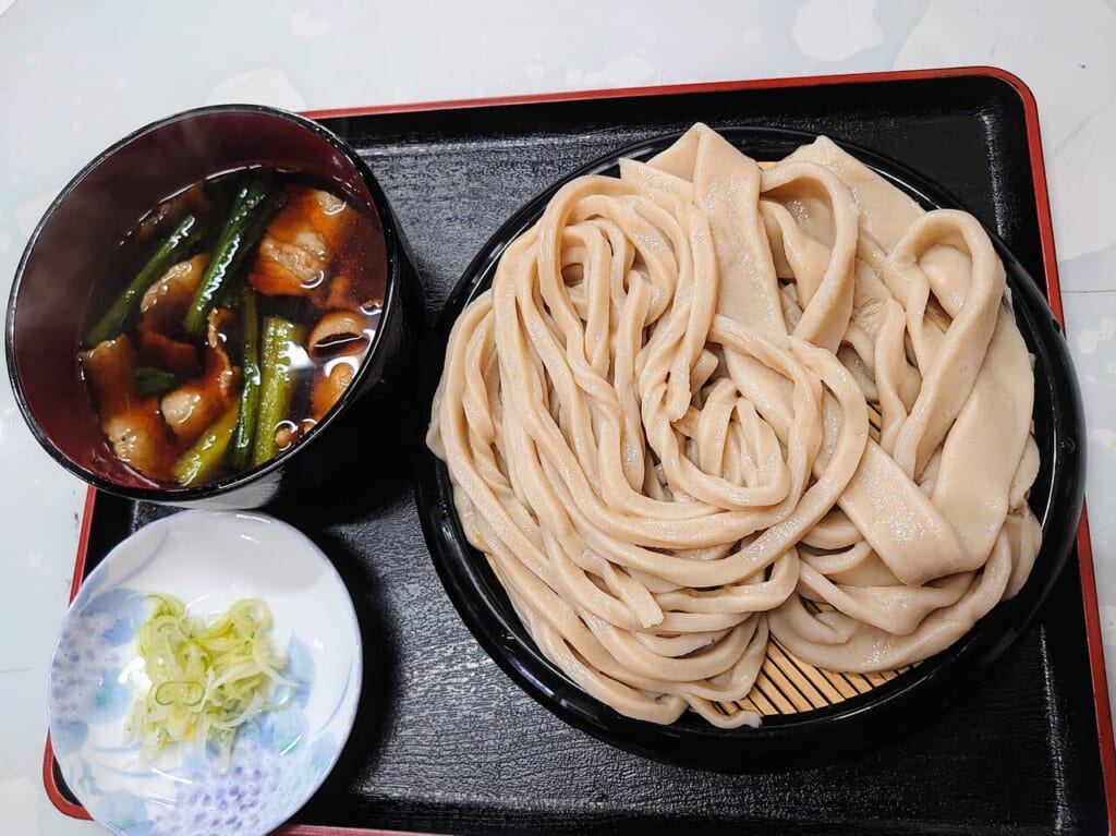 鈴や_肉もりうどん１