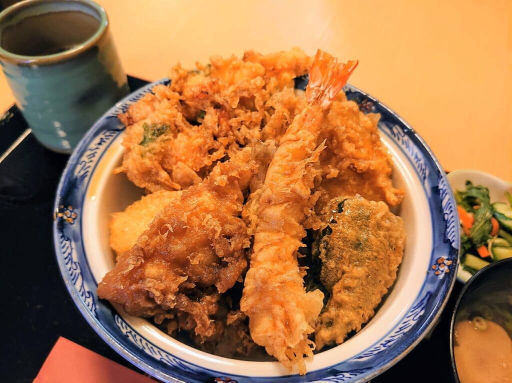 天ぷらいな葉_天丼アップ
