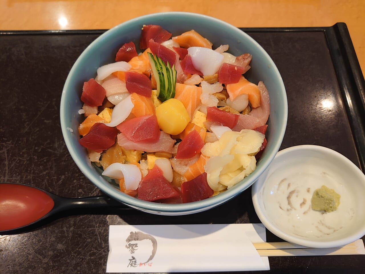 饗庭_刺身ばらちらし1