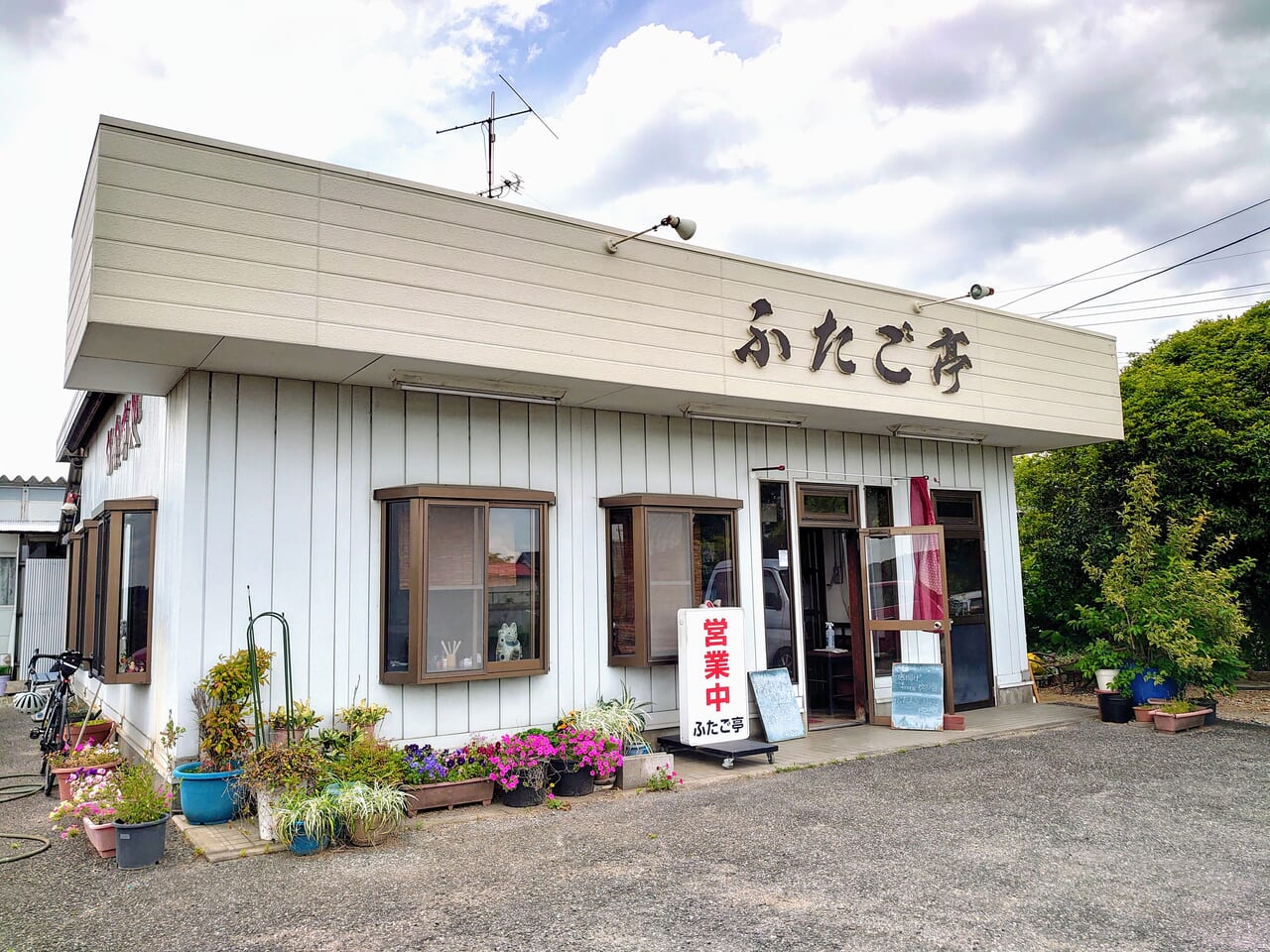 ふたご亭皿カレーラーメン_外観１