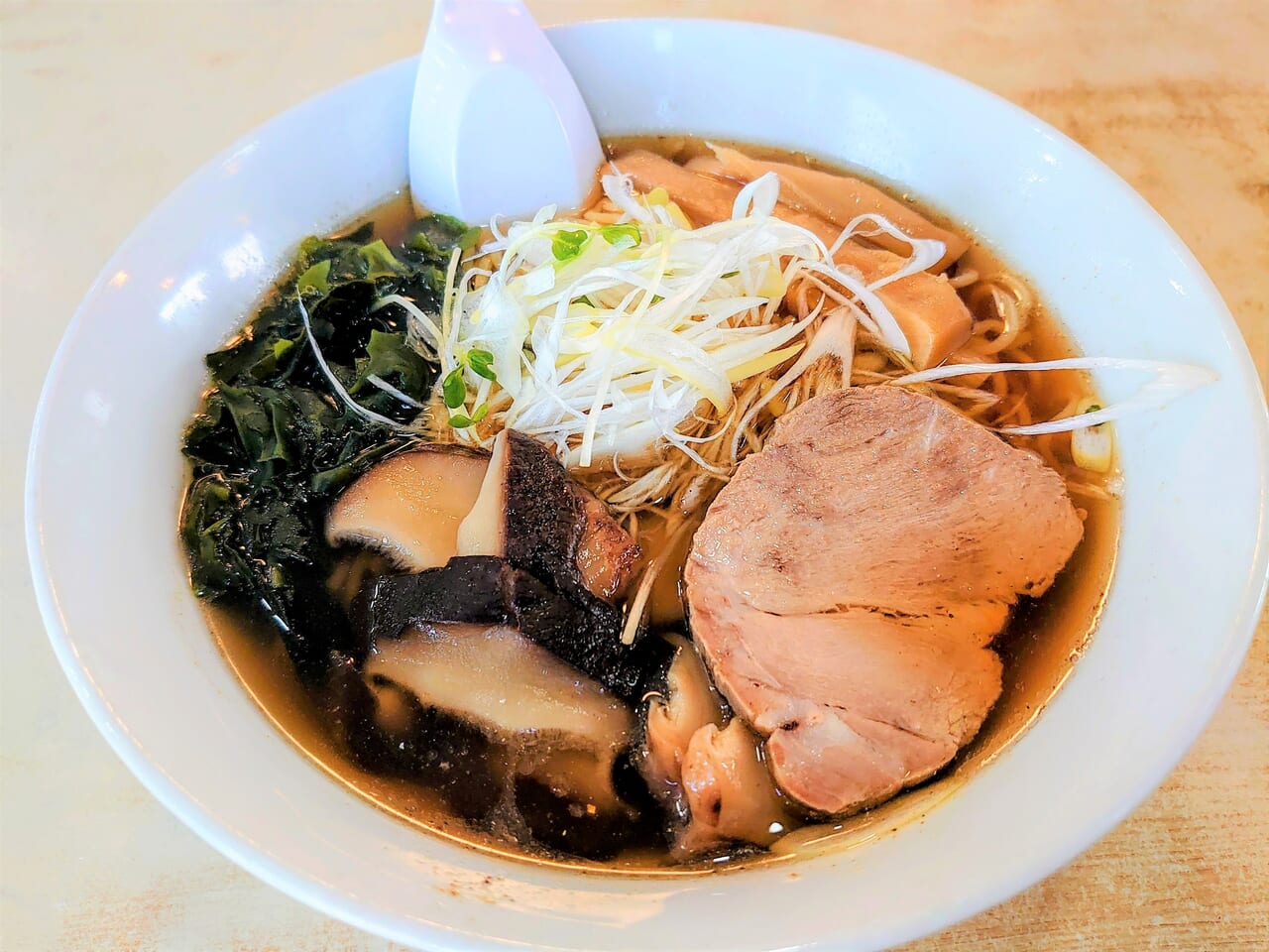 ひまわりラーメン_ラーメン醤油２