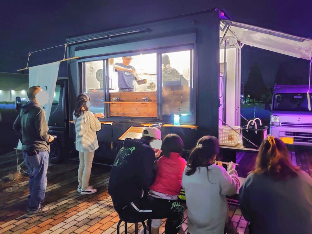 FOOD TRUCK むべ_キッチンカー３