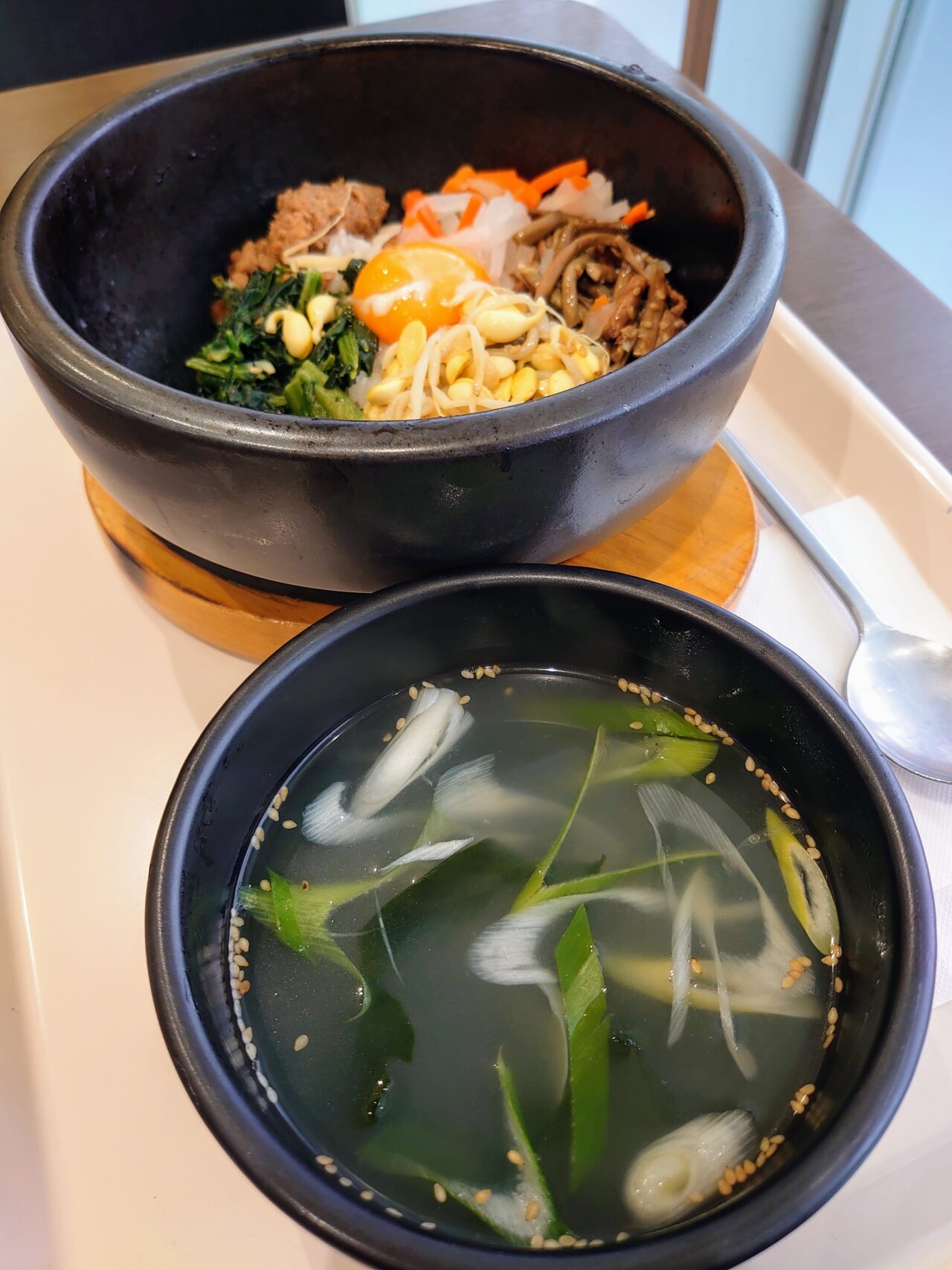 石焼ビビンパ_わかめスープ