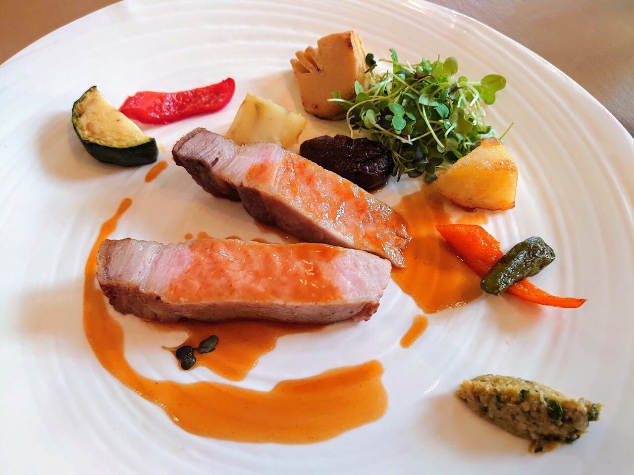 アンソレイエ2025年6月_肉料理２