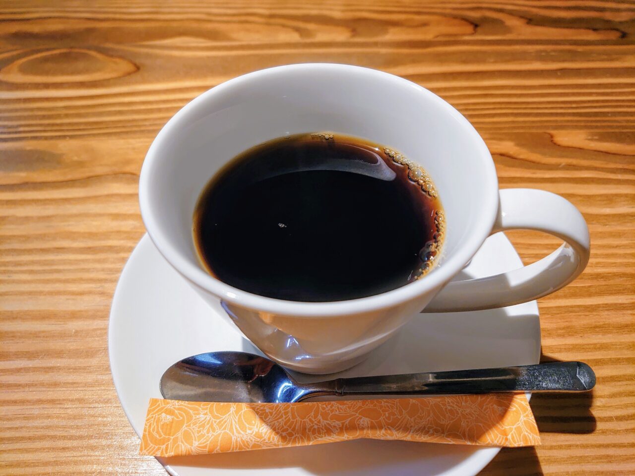 しろいcafe_コーヒー