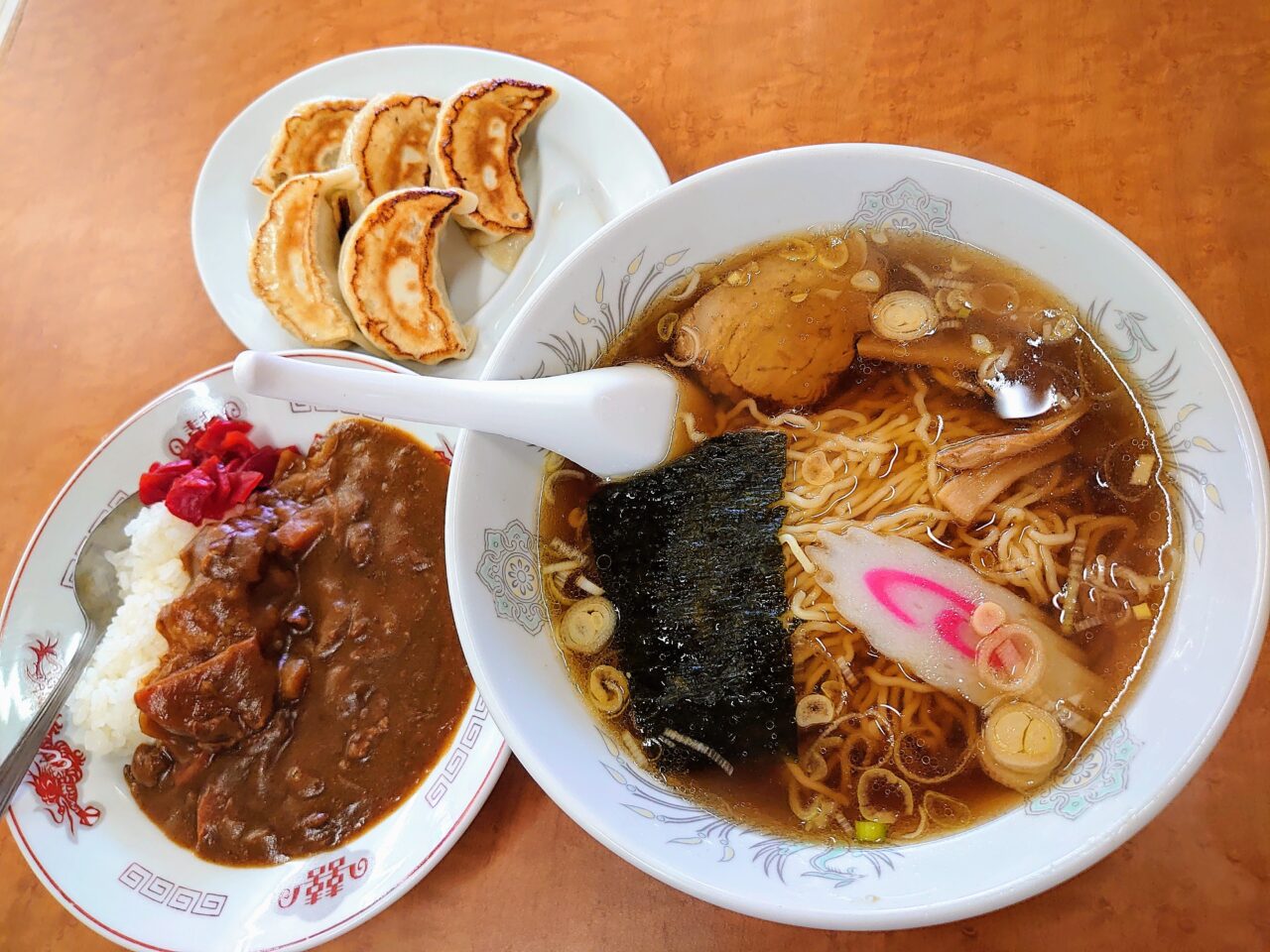 喜楽2025_半カレーラーメンと餃子