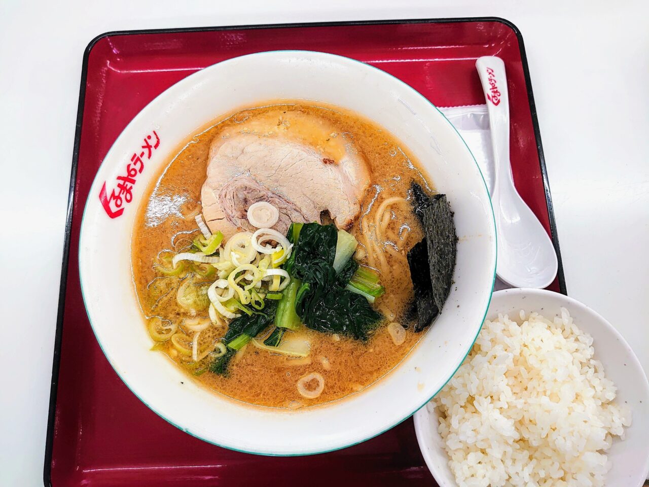 くるまやラーメン_豚骨醤油ラーメン１