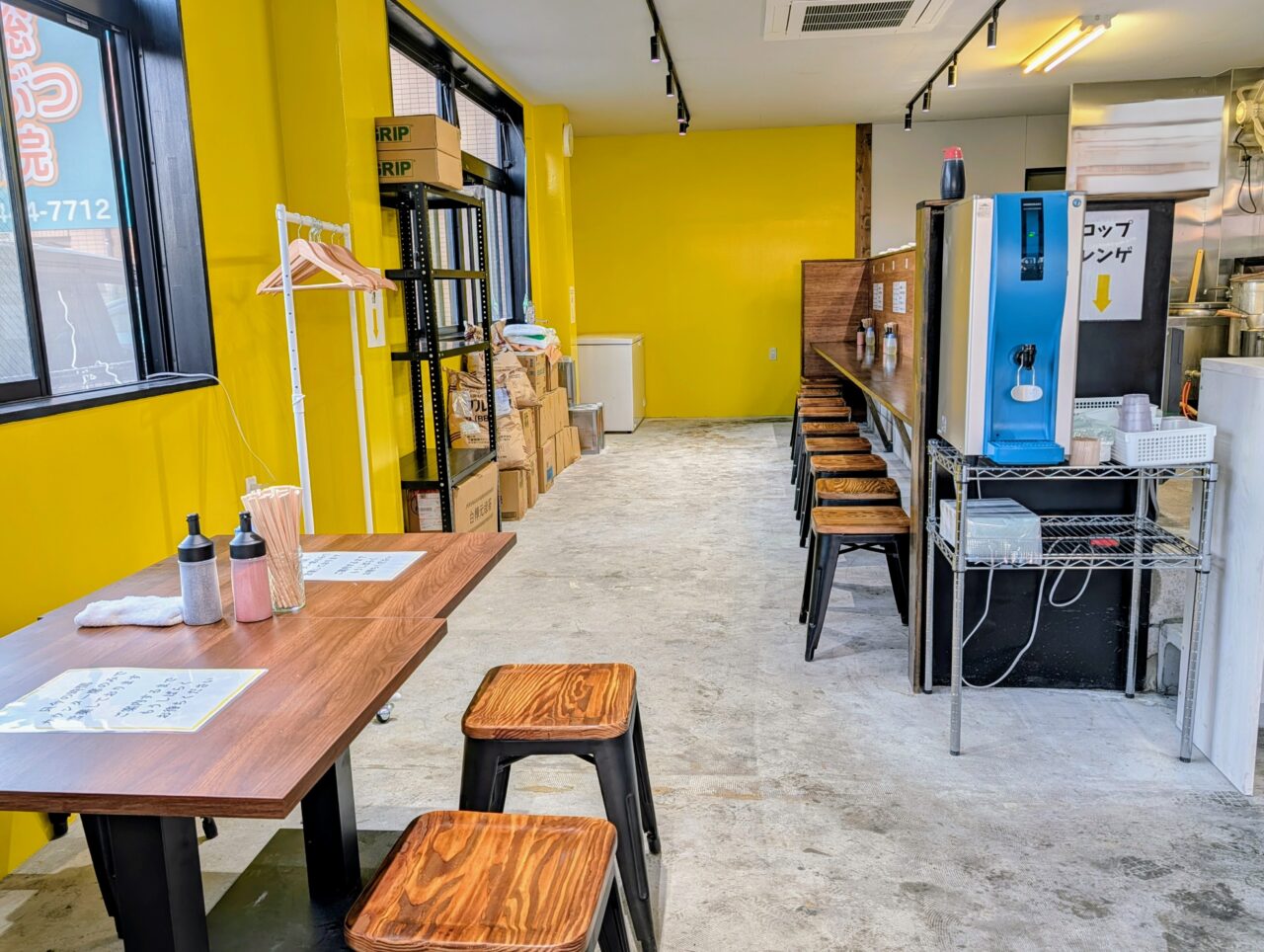 ぶたけん。オープン_内観１