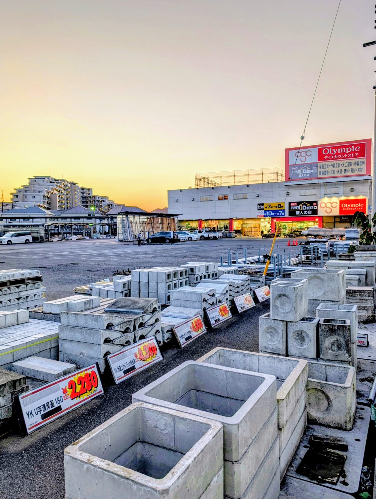 オリンピック閉店_外観３