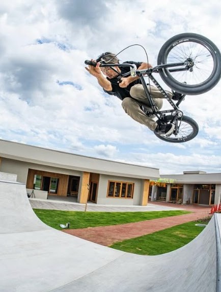 イルミライマルシェ2025_BMX2