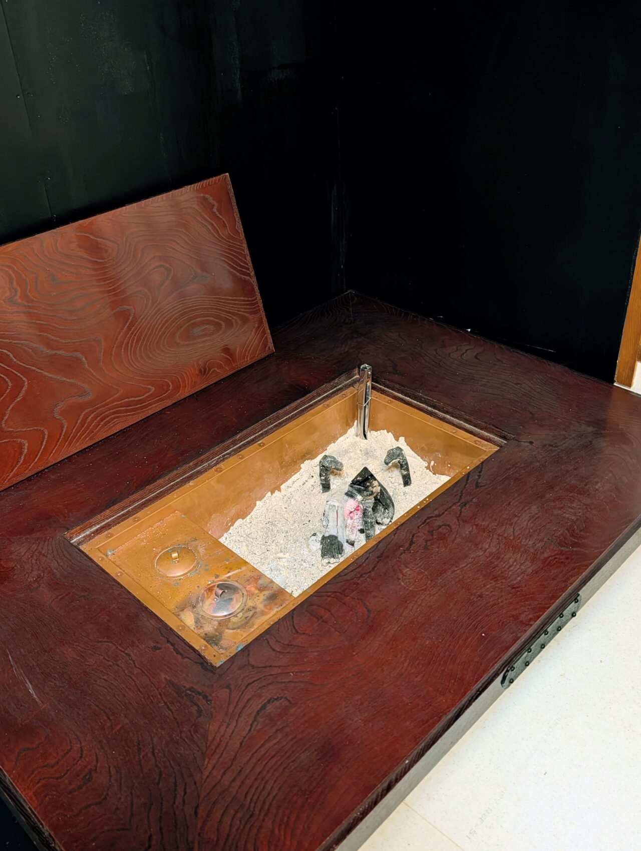 彩り葉オープン_囲炉裏