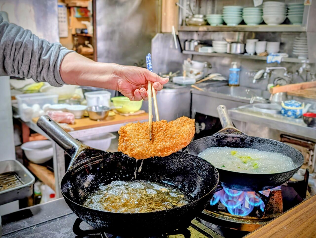 中華萬盛庵オープン_厨房２