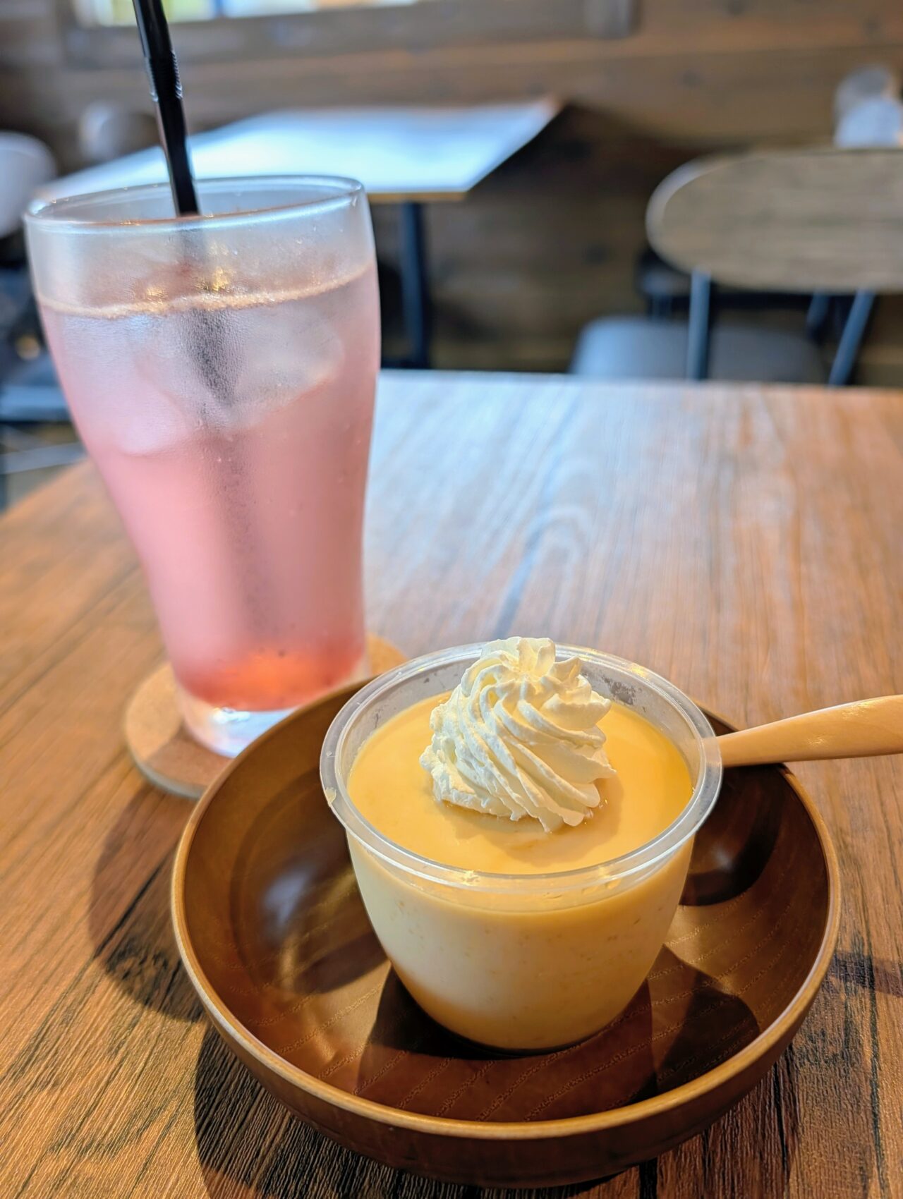 CoCo軽井沢_プリンとヤマモモソーダ